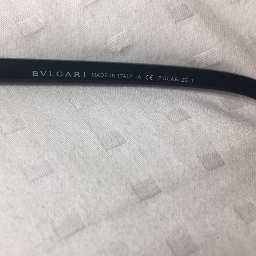 Authentic Bvlgari Black designer sunglasses + Case - Picture 5 of 8